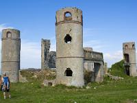 Presqu'île de Crozon  Les ruines du manoir de Saint Pol Roux près de l'Anse de Pen Hat