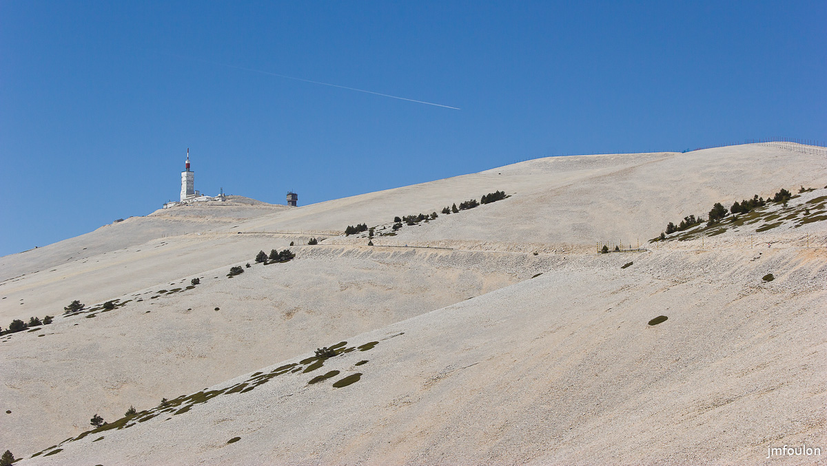 ventoux-008-2.jpg - Adret du Ventoux. Ici presque plus de végétation ! ...
