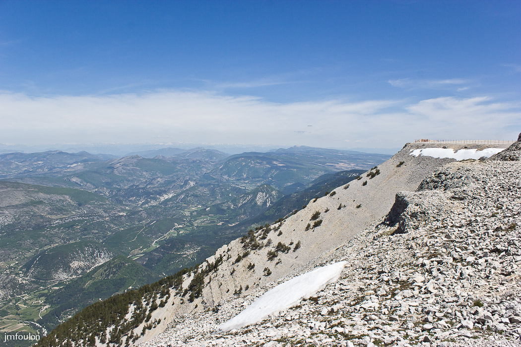 ventoux-010-2.jpg - Vue vers l'Est