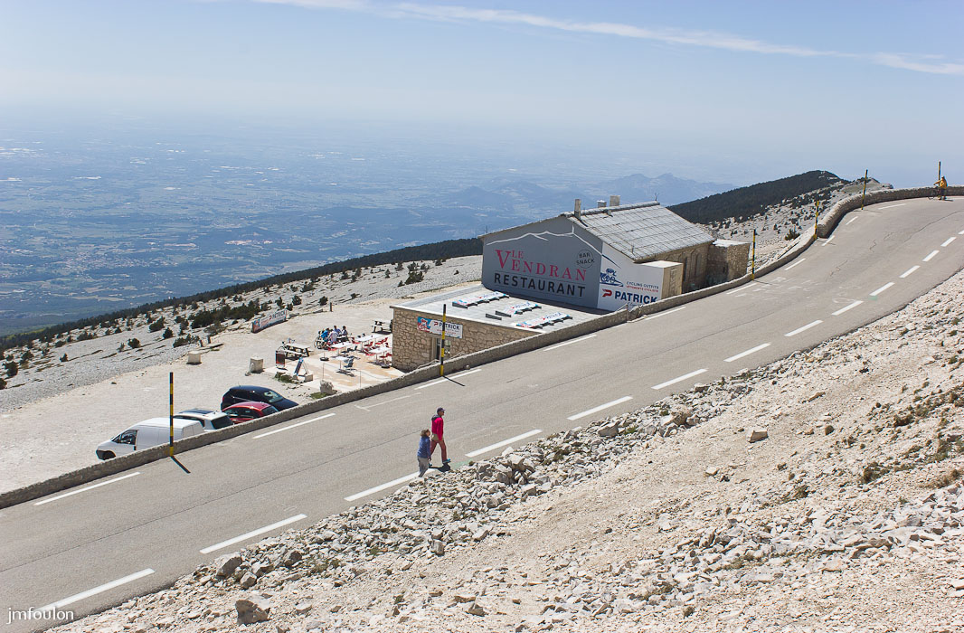ventoux-014-2.jpg - Le Vendran café-Restaurant au sommet