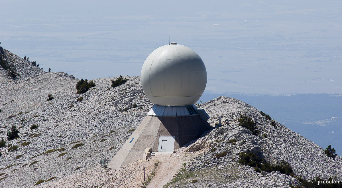 ventoux-034-2.jpg - Le radome. Radar par l'aviation