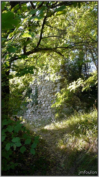 vx-village-23web.jpg - D'autres vestiges se présentent à nous