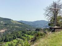 Eglise St Pierre de Jaunac  Croix à l'Est de léglise Saint-Pierre