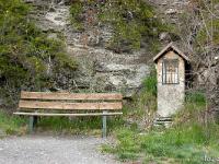 Jausiers  Oratoire et banc