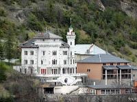Jausiers  Château des Magnans construit entre 1903 et 1914. C'est aujourd'hui un espace de résidence d'hôtes avec des services hôteliers