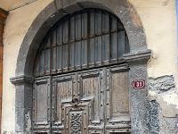 Jausiers  Vieille porte dans le vieux village