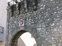 La Bastide des Jourdans  La porte de Fiol, vestige du rempart ...
