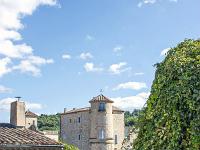 La Bastide des Jourdans  Autre vue sur le château ...