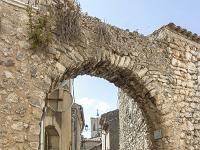 La Bastide des Jourdans  Une autre porte ...