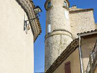 La Bastide des Jourdans  Tour ronde du château ...
