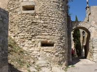 lacoste-011-2  Lacoste - La porte et la tour munie de deux cannonières