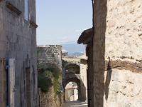 lacoste-030-2  Lacoste - Le portail de la garde de l'intérieur