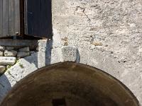 lacoste-049-2  Lacoste -  LS.SIS 1792 (D et M de part et d'autre de la clé de voûte)