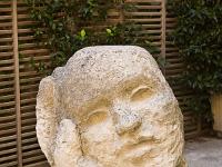 lacoste-055-2  Lacoste - Oeuvre d'art dans une rue (privé)