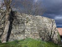Le Poët - Hautes Alpes  Vestiges du château sur la motte castrale qui domine le village ...