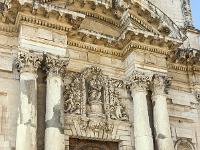 Martigues - L'île  Facade de la chapelle de l'Annonciade des Pénitents Blancs (XVII siècle) 2/2