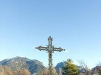 Place forte de Mont Dauphin - XVIIe  Croix devant l'église Saint Louis à l'Est