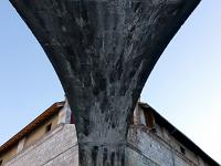 Place forte de Mont Dauphin - XVIIe  L'escalier d'accès aux combles vu de dessous