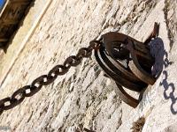 Place forte de Mont Dauphin - XVIIe  Porte d'Embrun - Détail du mécanisme du pont levis