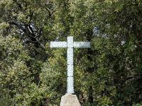Plateau de Ganagobie (04)  Monastère ND de Ganagobie - Croix du cimetière des moines ...