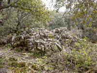 Plateau de Ganagobie (04)  Les ruines du viilage de villevieille - Autres vestiges ...