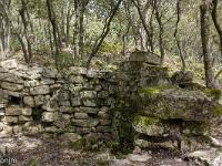 Plateau de Ganagobie (04)  Les ruines du viilage de villevieille - Vestiges à l'extrème Est du plateau 1/3 ...