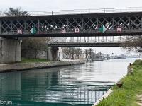 Port de Bouc - Bouches du Rhône  Chenal de Caronte qui fait la liaison entre Port de Bouc et Martigues sur environ 4 km