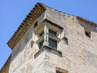 Salagon  Ici se trouvait un cabinet de travail privé éclairé par cette fenêtre d'angle à meneaux ...