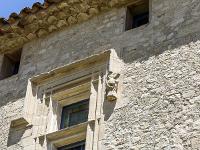 Salagon  Fenêtre à meneaux sur l'étage noble ...