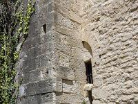 Salagon  Contrefort du mur Sud de l'église ...