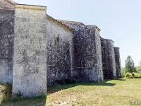 Salagon  Mur et contreforts au Nord de l'église ...