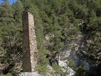 Queyras - Hautes Alpes  Pile de pont sur le torrent du Guil