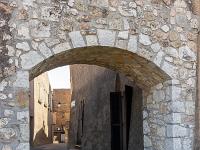 Régusse (Var)  Porte dans le rempart