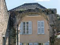 Régusse (Var)  Porte donnant côté rue du Rempart