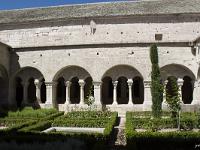 abbaye-senanque-034-2  Abbaye de Sénanque - Le cloître