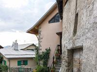 Saint Vincent les Forts (Ht Alpes)  Une rue du village