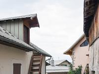 Saint Vincent les Forts (Ht Alpes)  Escalier de bois menant à la fenière