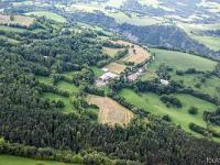Saint Vincent les Forts (Ht Alpes)  La campagne et le bocage intact à l'Ouest du village