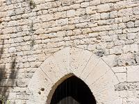 Tour de Porchères  L'unique porte de la tour ...