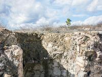 Lazer - Vestiges du site de la Plâtrière  Ici les restes d'un silo 2/2 ...