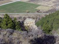 Lazer - Vestiges du site de la Plâtrière  Vestige du rempart Nord depuis la motte castrale ...