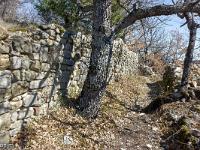 Village ruiné de Vière  Ancienne rue du village