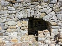 Village ruiné de Vière  Quelle pouvait bien être sa fonction ? ...