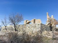 Eglise St Barthélémy d'Ongles - XIIe  Les murs Sud et Est du cimetière attenant à l'église