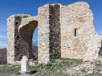 Eglise St Barthélémy d'Ongles - XIIe  Vue partielle de la façade Sud