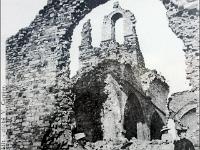 Eglise St Barthélémy d'Ongles - XIIe  Une vue de celle ci au début du XXe siècle. Elle est déjà ruinée mais moins qu'aujourd'hui