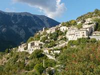 Villes et villages - Vues Générales  Brantes (Vaucluse) - En arrière plan l'ubac du mont Ventoux