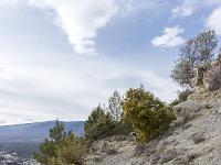 Châteauneuf-Val-St-Donat - Vieux village  Nous prenons le sentier au Sud depuis la Bouride (GR 653D)