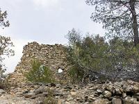 Châteauneuf-Val-St-Donat - Vieux village  Premières ruines au Sud à environ 200m du village 1/2