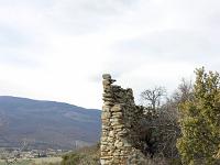 Châteauneuf-Val-St-Donat - Vieux village  Bâtisse en ruine à l'entrée Sud du village